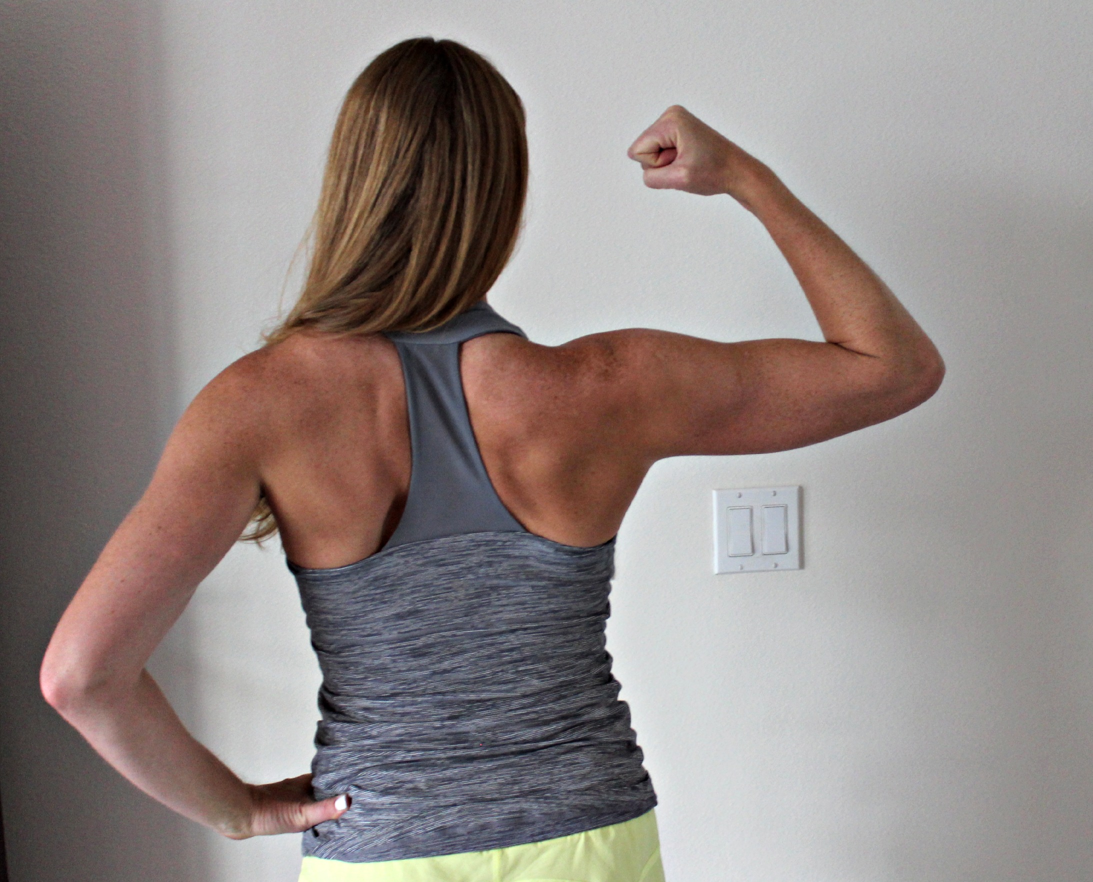 Simple Calisthenics Shoulder Workout for Women